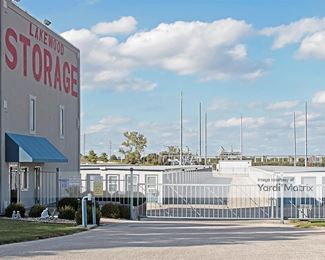 Photo 2 of StorageMart - 500 NE Jones Industrial Drive, Lee's Summit, MO