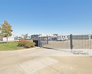 Photo 3 of Storage Place, The - 15525 South Pflumm Road, Olathe, KS