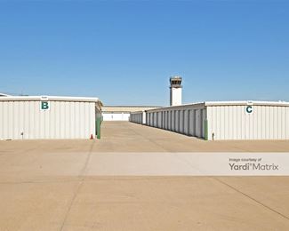 Photo 4 of Storage Place, The - 15525 South Pflumm Road, Olathe, KS
