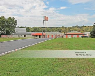 Photo 4 of Public Storage - 7100 West Frontage Road, Merriam, KS