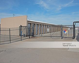 Photo 2 of Storage Box Self Storage - 1314 Eisenhower Road, Leavenworth, KS