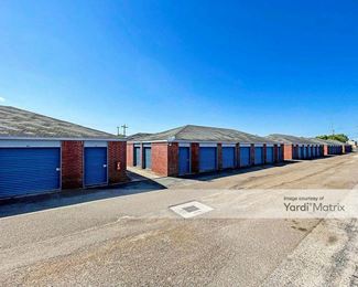 Photo 2 of Move It Self Storage - 4902 Ayers Street, Corpus Christi, TX