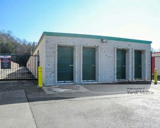 Photo 3 of iStorage - 8848 Kingston Pike, Knoxville, TN