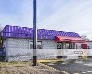 Photo 4 of iStorage - 8848 Kingston Pike, Knoxville, TN