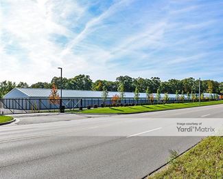 Photo 2 of Lake Macatawa Storage - 500 Douglas Avenue, Holland, MI