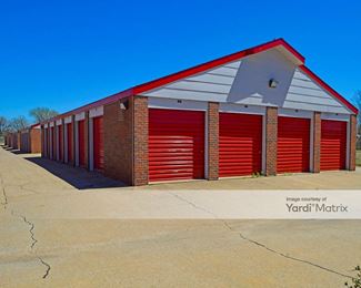 Photo 2 of iStorage - 2010 South Seneca Street, Wichita, KS