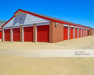 Photo 3 of iStorage - 2010 South Seneca Street, Wichita, KS