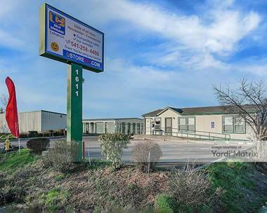 Storage Units for Rent available at 1611 West Airport Road, Lebanon, OR 97355