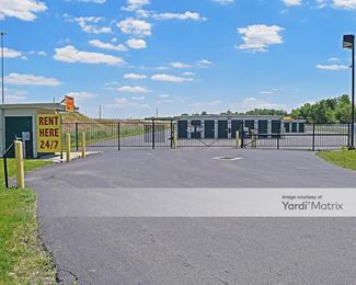 Photo 1 of Etna Storage - 10415 Columbus Expwy Park East, Pataskala, OH
