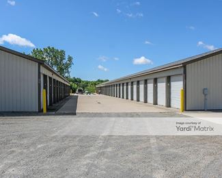 Photo 2 of Crockery Store-Lock - 11352 Cleveland Street, Nunica, MI