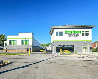 Photo 2 of Extra Space Storage - 550 Cayuga Road, Buffalo, NY