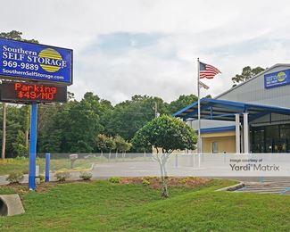Photo 2 of iStorage - 9311 Pine Forest Road, Pensacola, FL