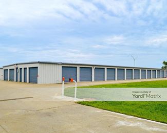 Photo 3 of Security Storage - 1416 Old Main, Newton, KS
