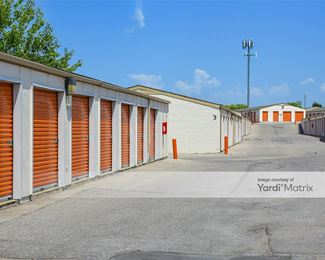 Photo 4 of Public Storage - 1930 South Woodlawn Street, Wichita, KS
