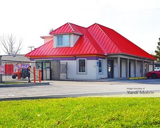 Photo 1 of Public Storage - 2745 Dixie Hwy, Waterford, MI