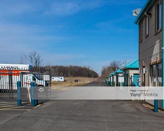 Photo 4 of Storage King - 51830 Grand River Avenue, Wixom, MI
