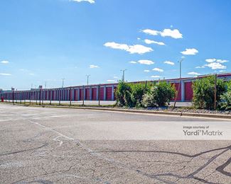 Photo 3 of iStorage - 6550 Metro Pkwy, Sterling Heights, MI