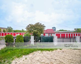 Photo 5 of iStorage - 1096 Doris Road, Auburn Hills, MI