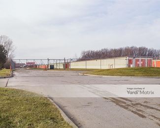 Photo 3 of Public Storage - 20080 Allen Road, Trenton, MI