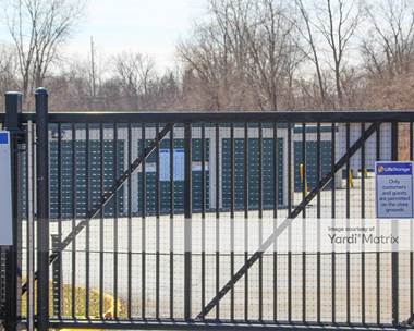 Storage Units for Rent available at 2019 Dixie Hwy, Waterford, MI 48328