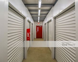 Photo 5 of Storage Rentals of America - 28266 Ecorse Road, Romulus, MI