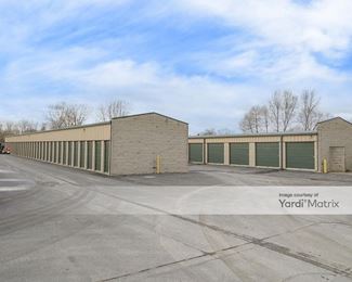 Photo 4 of Storage Rentals of America - 5620 Hoover, Trenton, MI