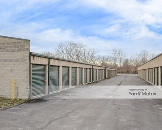 Photo 5 of Storage Rentals of America - 5620 Hoover, Trenton, MI