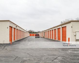 Photo 2 of Public Storage - 2500 East 10 Mile Road, Warren, MI