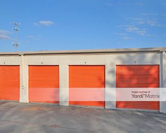 Photo 2 of Public Storage - 4600 Kenny Road, Columbus, OH