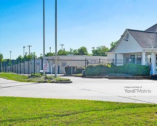 Photo 2 of Store Here Self Storage - 4924 Mercer University Drive, Macon, GA