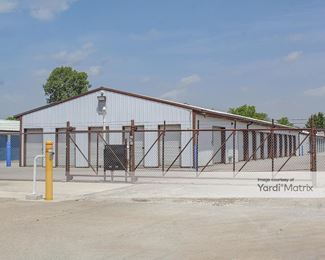 Photo 2 of SS Self Storage - 544 West North Street, Auburn, IN