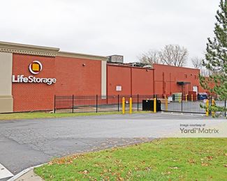 Photo 4 of Extra Space Storage - 400 Kenmore Avenue, Buffalo, NY