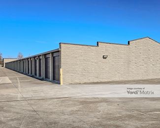 Photo 3 of Devon Self Storage - 130 Centre Street, Ridgeland, MS