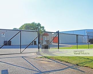 Photo 4 of Doc-s Storage - 358 Greeno Road South, Fairhope, AL