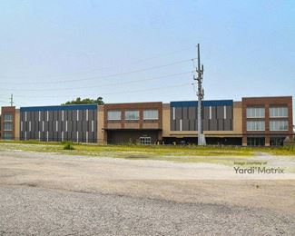 Photo 4 of StorageMart - 147 West Carmel Drive, Carmel, IN
