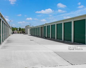 Photo 4 of FreeUp Storage - 301 Club Villa Court, Kathleen, GA