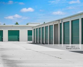 Photo 6 of FreeUp Storage - 301 Club Villa Court, Kathleen, GA