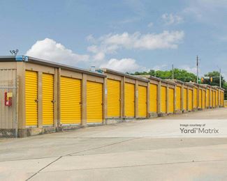 Photo 2 of iStorage - 915 Key Street, Macon, GA