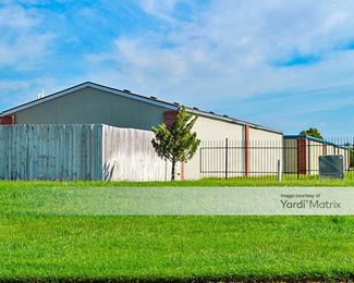 Photo 4 of MaxSecure Storage - 7000 West Shade, Wichita, KS