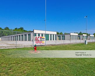 Photo 3 of Lockup Storage - 7600 Highway 31, Sellersburg, IN