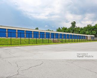 Photo 3 of Storage Rentals of America - 1909 Unruh Court, New Albany, IN