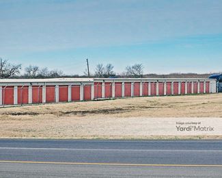 Photo 3 of Drop and Lock Storage - 4220 West State Highway 31, Corsicana, TX