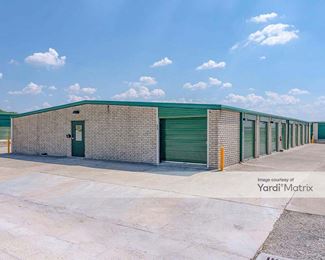 Photo 1 of Ideal Self Storage - 425 South Hwy 36, Gatesville, TX