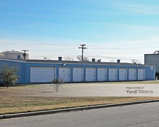 Photo 4 of Griffin Place Storage - 216 Deb Avenue, Waco, TX