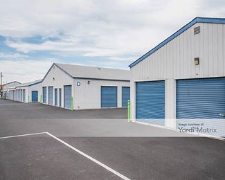 Photo 3 of Public Storage - 539 Maple Avenue, Redmond, OR