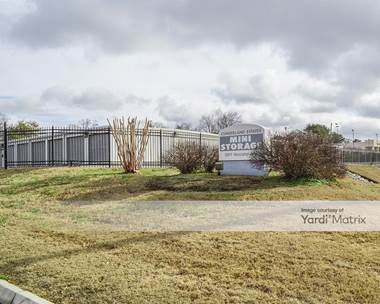 Storage Units for Rent available at 5911 Western Avenue, Knoxville, TN 37921