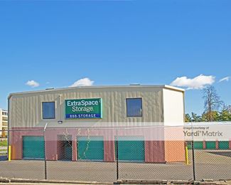 Photo 2 of Extra Space Storage - 1934 West Main Street, Stamford, CT