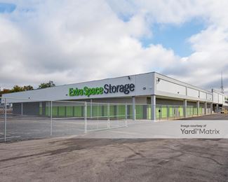 Photo 3 of Extra Space Storage - 8850 Rivers Avenue, North Charleston, SC