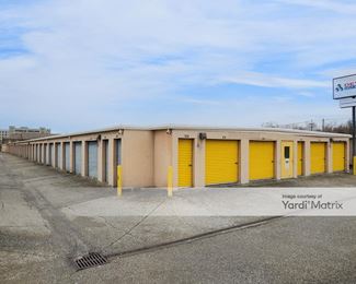 Photo 1 of Devon Self Storage - 1500 Browns Lane, Louisville, KY