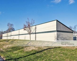Photo 2 of iStorage - 8409 New La Grange Road, Louisville, KY